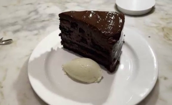 アメリカ旅,ラスベガス,ダウンタウン,スロットジラ,カジノ,パリス,ベッドフォード,マーサスチュワート,ストラトスフィア