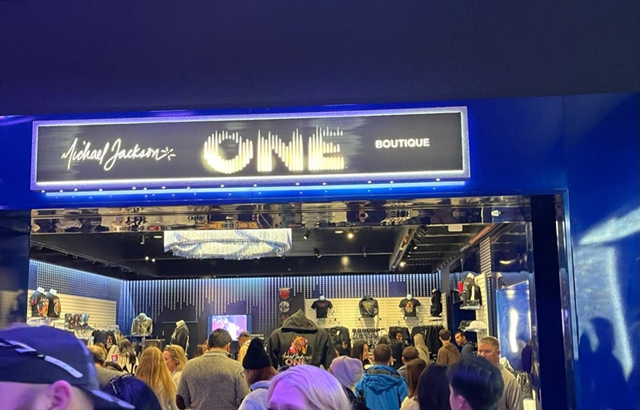 ロサンゼルス,ラスベガスストリップ,フリーウェイ15,レンタカー,セブンイレブン,宝くじ,パワーボール,ホースシューホテル,マイケルジャクソンワン,MGMタップスポーツバー