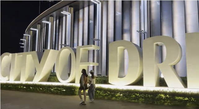 マカオ旅行,スタンレーズカフェ,リスボエタ,カジノホッピング,ウィンパレス,MGM,グランドリズボア,澳門凱旋門,ポンテ16,マイケルジャクソン展示,マカオマッサージ,長春按摩理療中心,エジンバラカフェ,太ったポルシェ,シティオブドリームズ