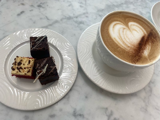 マカオ,カジノ,ラスベガス,タイパ港,タイパフェリーターミナル,空港税,香港空港,ターボジェット,センチュリオン,スカイブリッジ,JAL機内食,リゾートカジノ