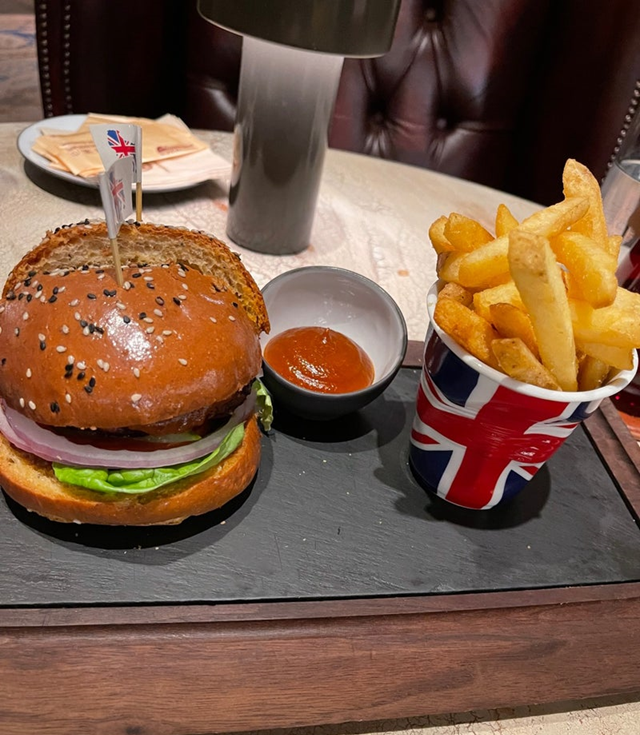 香港,マカオ,パワーラウンジプレミアム,NH859,不動産,不良債権,尖沙咀,中港城,タイパフェリーターミナル,ロンドナーカジノ,セントレジスマカオ,ゴードンラムゼイ,チャーチルズテーブル,HZMB,直行バス